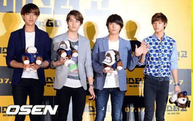 Ли 9 сайт. CNBLUE with.